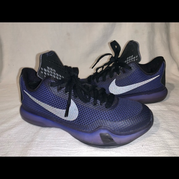 kobe blackout shoes